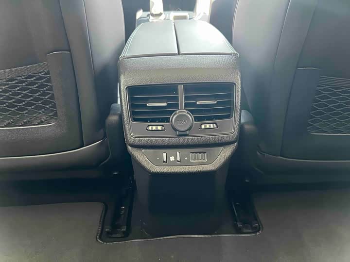 Peugeot 5008 2021 360 THP 5 — фото 32