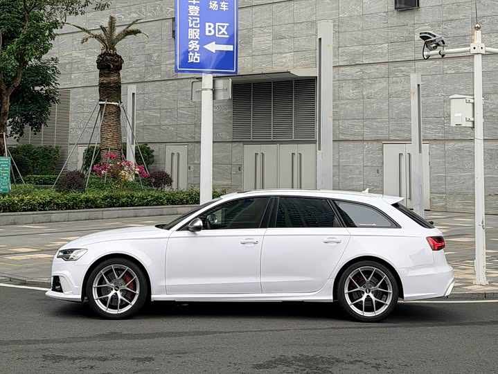 Audi RS6 2016 RS 6 4.0 T Avant — фото 3