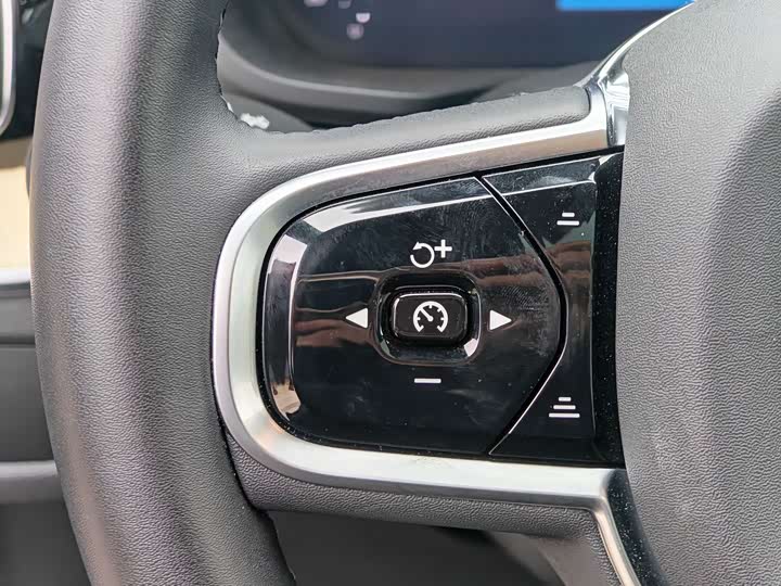 Volvo XC60 2026 B 5 4 WD — фото 20