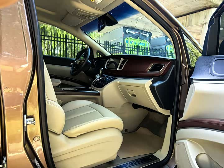 Buick GL8 28T комфорт VI — фото 12