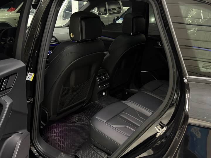 Audi Q5L 40 TFSI люкс-динамик — фото 18