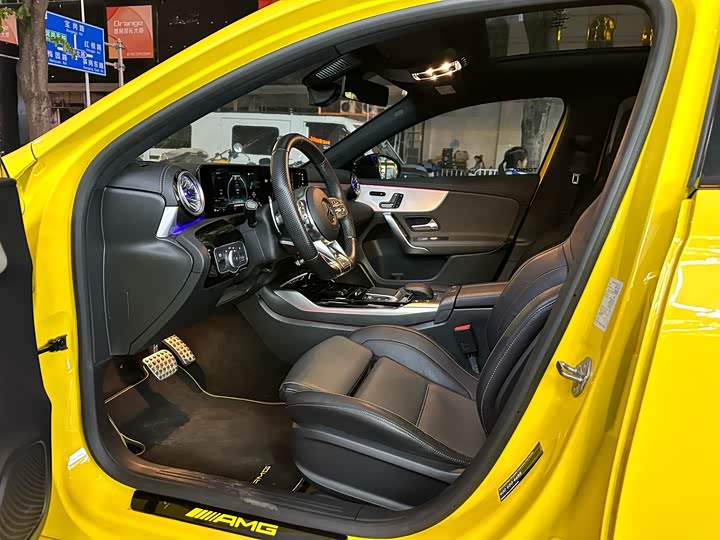 Mercedes-Benz A-Class 2023 AMG A 35 4 MATIC — фото 5