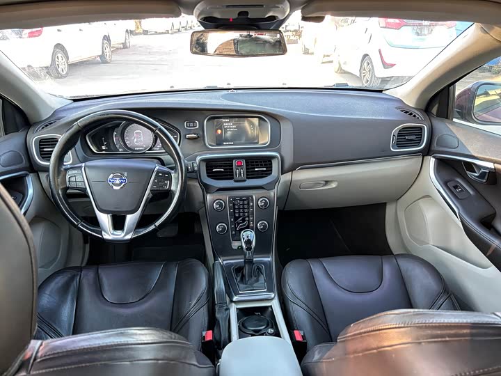 Volvo V40 2015 1.6 T — фото 31