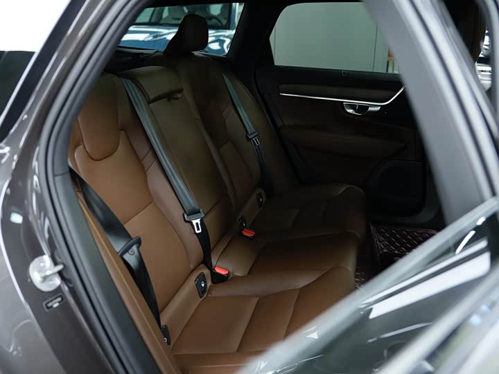 Volvo V90 2024 Cross Country B 5 AWD — фото 17