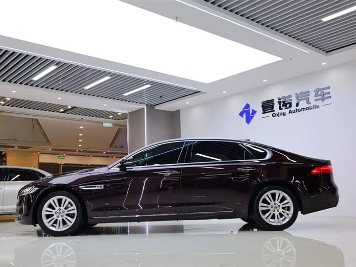 Jaguar XFL 2018 XFL 2.0 T 250 PS — фото 3