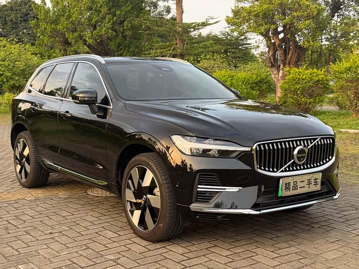 Volvo XC60 Hybrid 2024 T 8 PHEV 4 WD — фото 3
