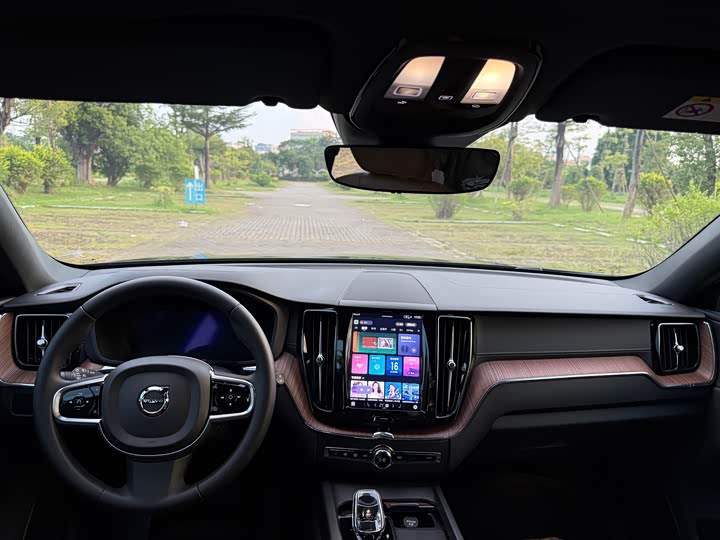 Volvo XC60 Hybrid 2024 T 8 PHEV 4 WD — фото 15
