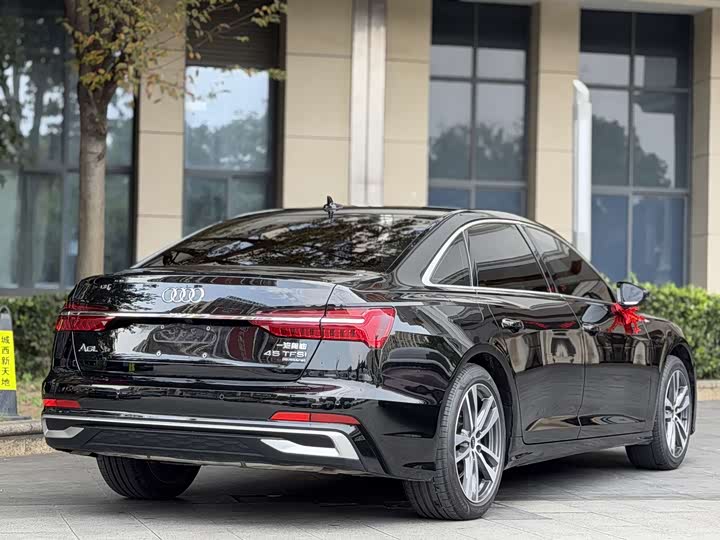 Audi A6L — фото 10