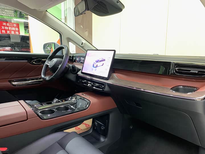 Trumpchi E8 PHEV 2024 150km MAX+ — фото 10