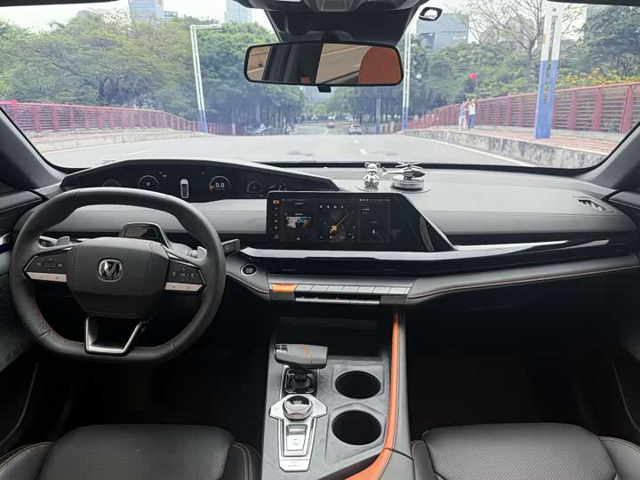 Changan UNI-V 2022 1.5 T Premium — фото 21