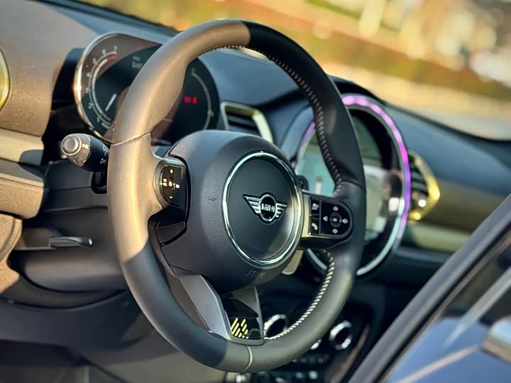 MINI Clubman — фото 5