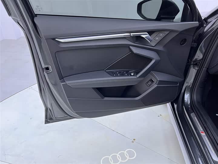 Audi A3 2024 Sportback 35 TFSI Sport — фото 17