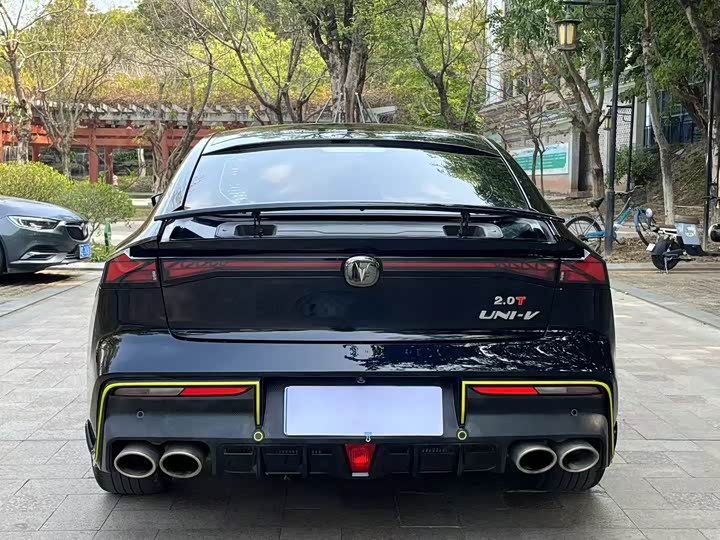 Changan UNI-V 2022 1.5 T — фото 8