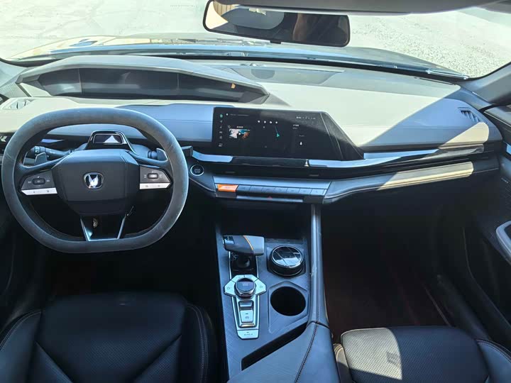 Changan UNI-V 2023 1.5 T — фото 6