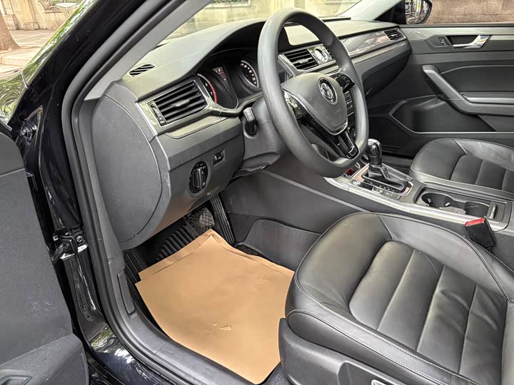 Volkswagen Passat — фото 5