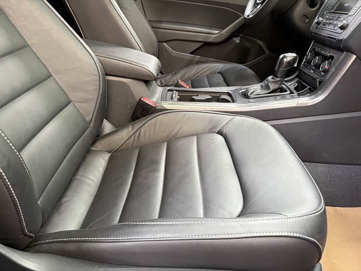 Volkswagen Passat — фото 7