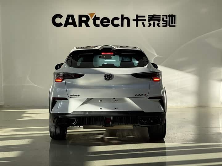 Changan UNI-T 2022 2.0 T — фото 5