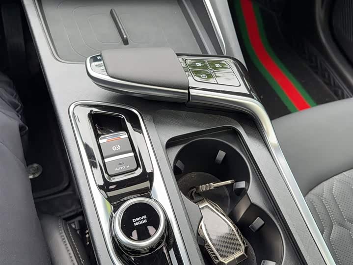 Changan UNI-T 2022 1.5 T Premium — фото 11