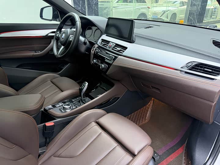 BMW X2 2021 s Drive 25i Leading M — фото 15