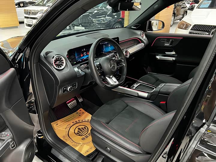 Mercedes-Benz GLB 2024 AMG GLB 35 4 MATIC — фото 13