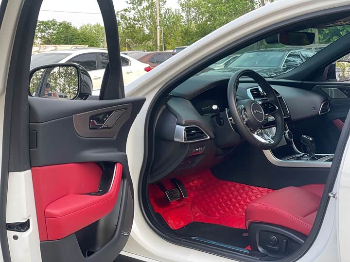 Jaguar XEL 2025 2.0 T 250 PS R-DYNAMIC 90 — фото 7