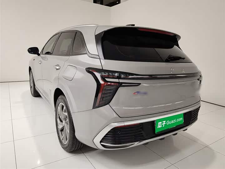 Hongqi HS3 PHEV 2024 115km — фото 5