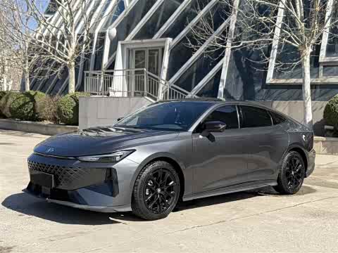 Changan UNI-V 2024 1.5 T Premium — фото 24