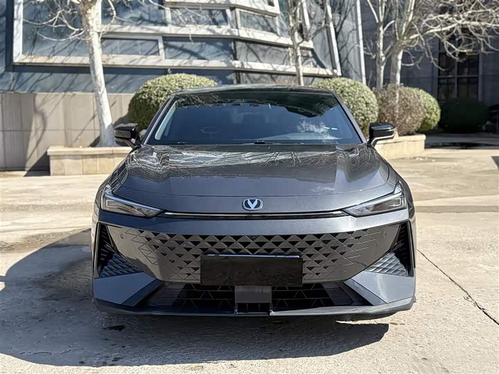Changan UNI-V 2024 1.5 T Premium — фото 10