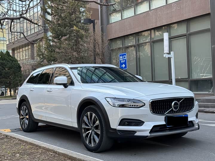 Volvo V90 2021 Cross Country B 5 AWD — фото 3