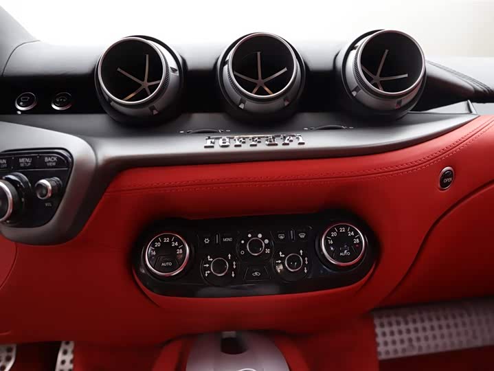 Ferrari F12berlinetta 2013 6.3 L Standard — фото 11
