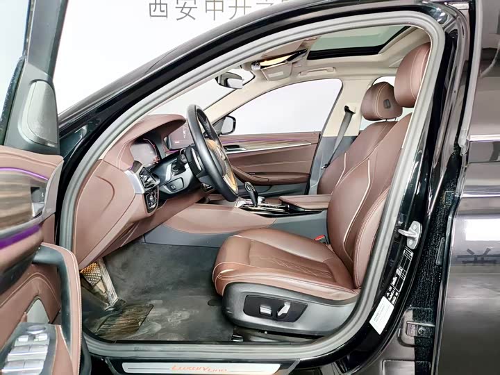 BMW 5-Series 2023 530 Li x Drive — фото 8