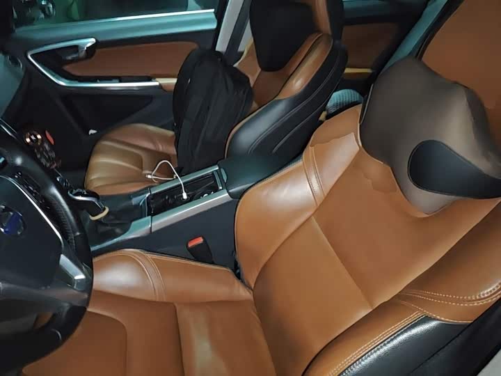 Volvo V60 2015 T 5 — фото 8