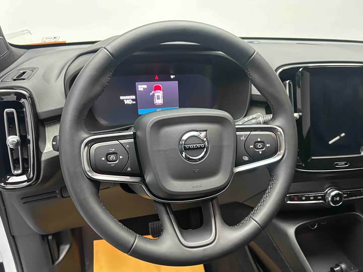 Volvo XC40 2024 B 3 — фото 14