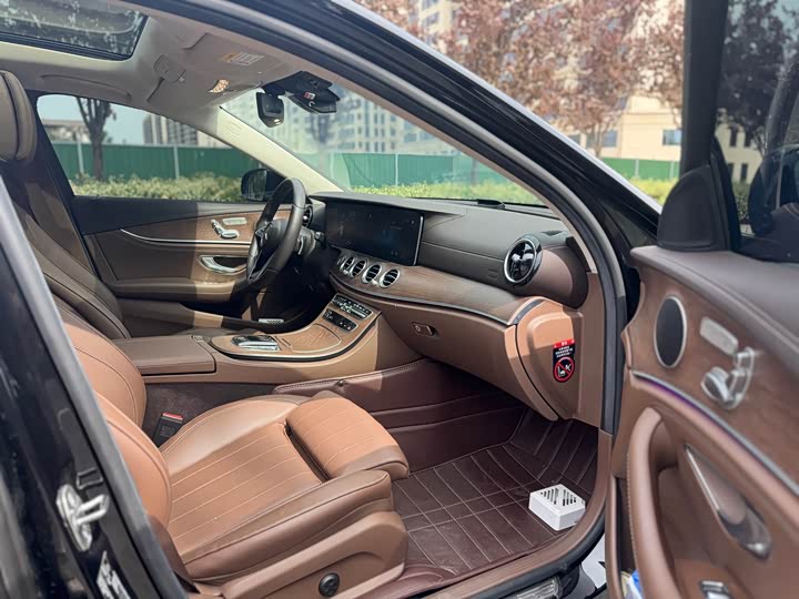 Mercedes-Benz E-Class 2022 E 300 L — фото 11