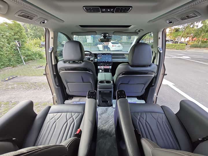 Trumpchi M8 2024 400 T — фото 16