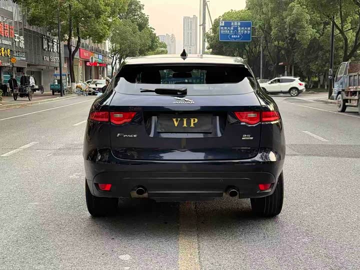 Jaguar F-PACE 2018 2.0 T 4 WDR-Sport — фото 7