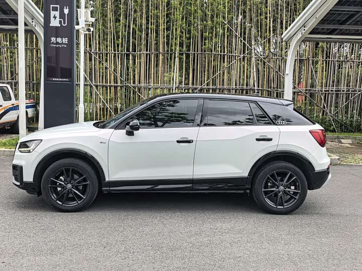 Audi Q2L 2021 35 TFSI — фото 4