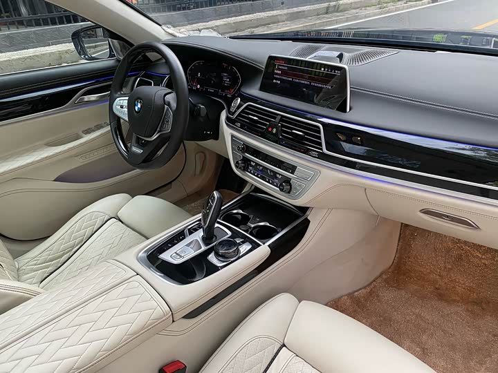 BMW 7-Series 2022 740 Li x Drive — фото 30