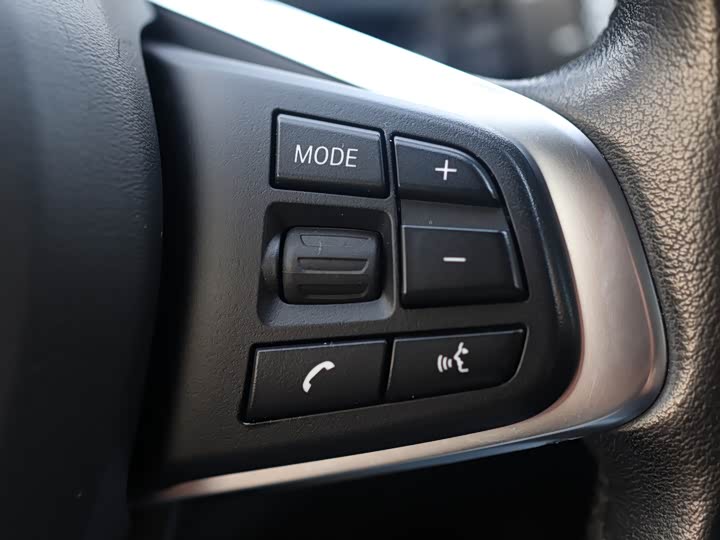 BMW X1 2016 s Drive 18 Li — фото 14