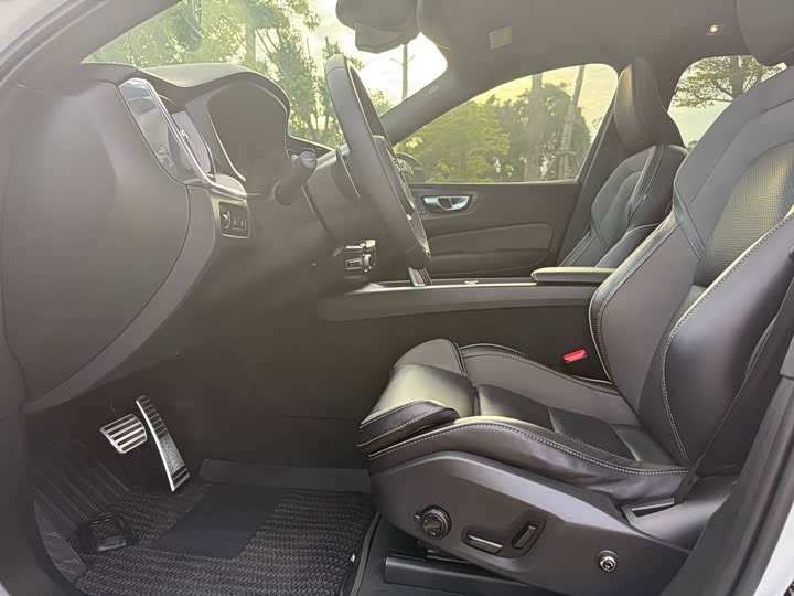Volvo XC60 Hybrid 2020 T 8 E Hybrid — фото 10