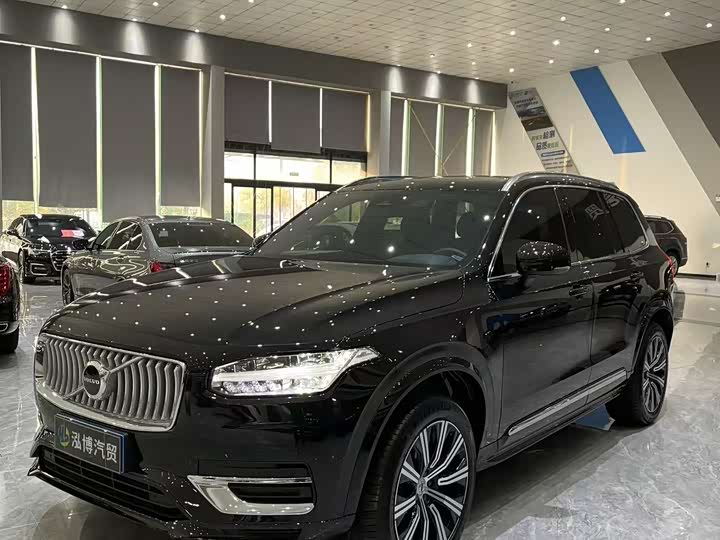 Volvo XC90 2025 B 6 7 — фото 1