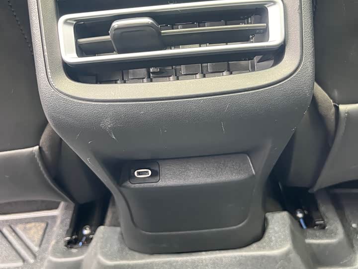 Changan UNI-T 2023 1.5 T Premium — фото 14