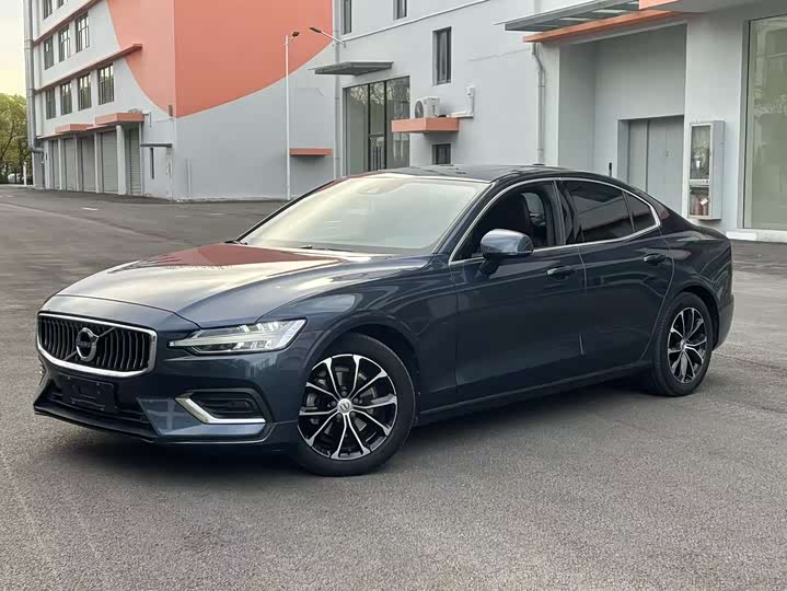 Volvo S60 2021 T 4 — фото 1