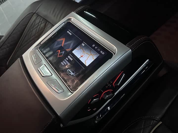 BMW 7-Series 2021 740 Li x Drive — фото 17