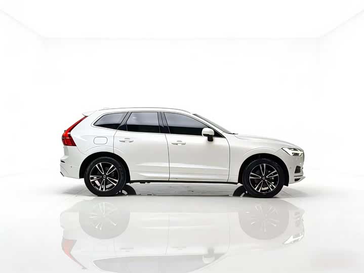 Volvo XC60 2019 T 5 4 WD V — фото 5