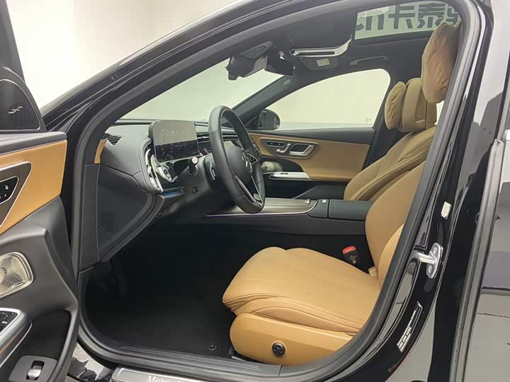 Mercedes-Benz E-Class 2024 E 300 L Luxury — фото 17