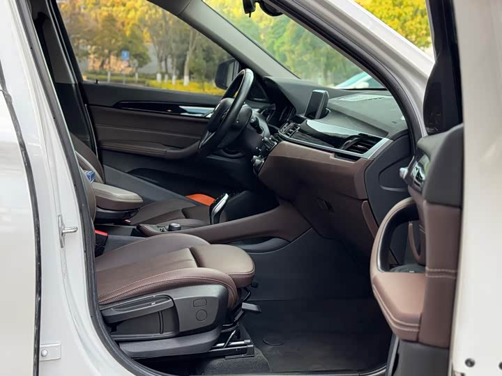 BMW X1 2020 s Drive 20 Li — фото 6