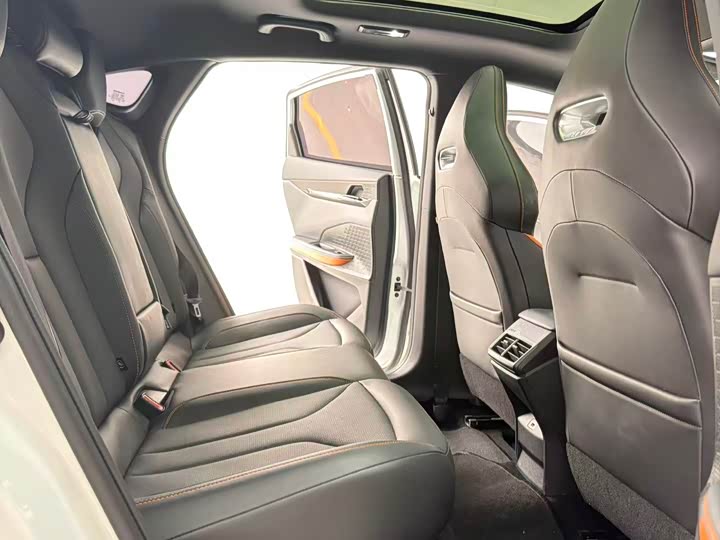 Changan UNI-V 2025 1.5 T 500 Bar — фото 10
