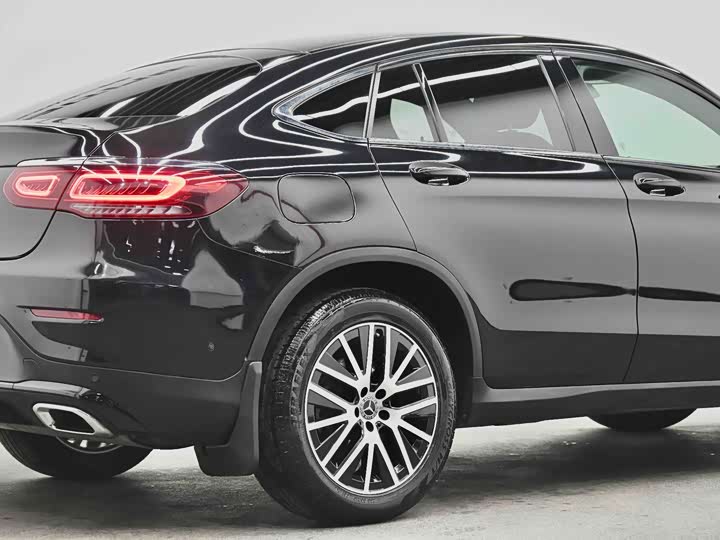 Mercedes-Benz GLC 2023 GLC 260 4 MATIC SUV — фото 7