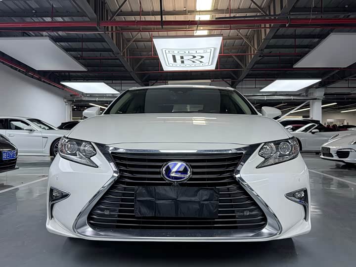 Lexus ES 2017 300h Mark Levinson — фото 2